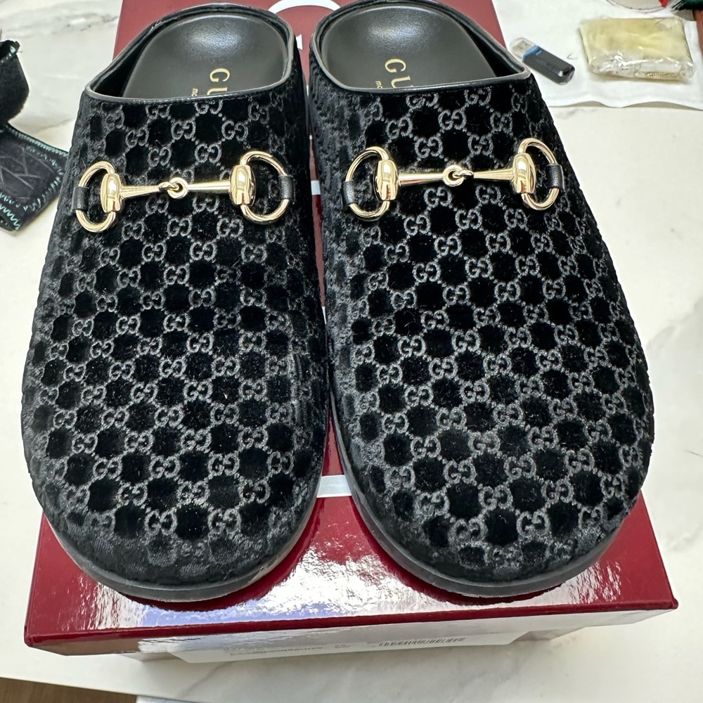 Gucci Women’s Black velvet Horsebit mule
